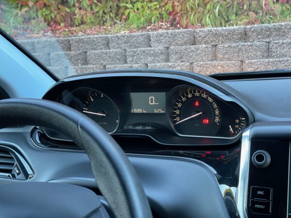 Peugeot 208 1.5 BlueHDi Comercial 2L - Image 9