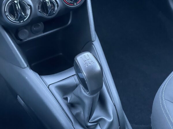 Peugeot 208 1.5 BlueHDi Comercial 2L - Image 13