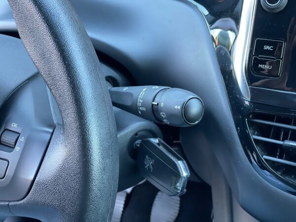 Peugeot 208 1.5 BlueHDi Comercial 2L - Image 16