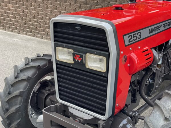 Massey Fergunson 253 4RM - Image 4