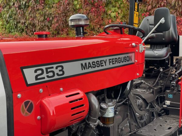 Massey Fergunson 253 4RM - Image 5