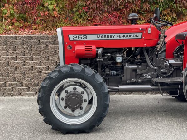 Massey Fergunson 253 4RM - Image 19