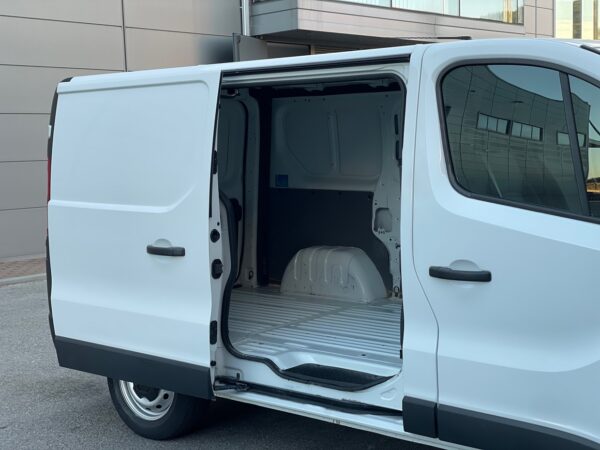 Opel Vívaro 1.6 CDTi 120HP 3L - Image 10