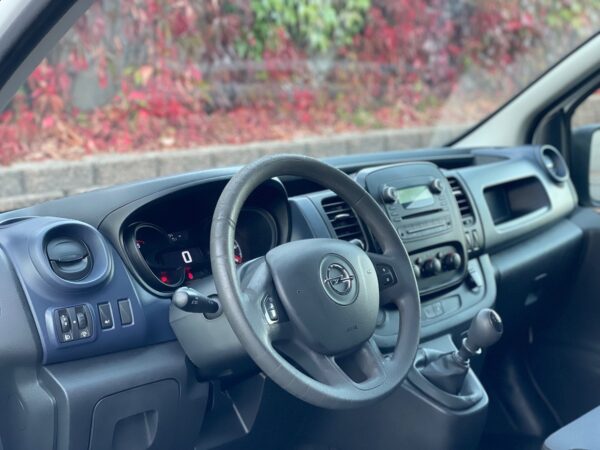 Opel Vívaro 1.6 CDTi 120HP 3L - Image 11