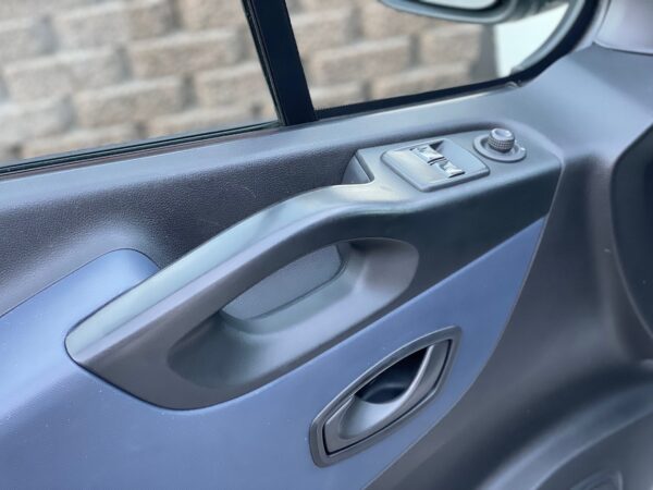 Opel Vívaro 1.6 CDTi 120HP 3L - Image 17