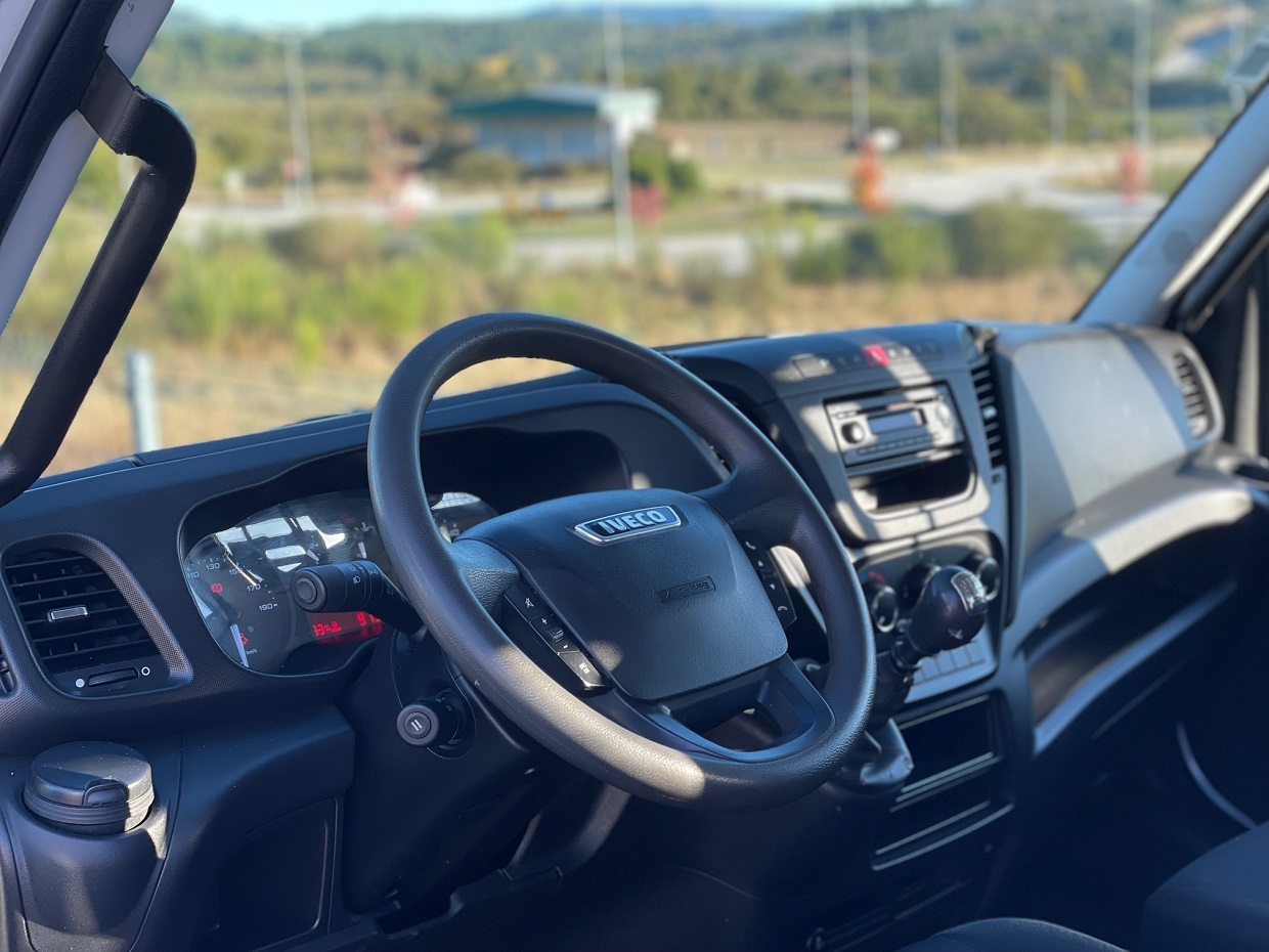 Iveco Daily 35C15 Cabine Dupla 7L - Image 10