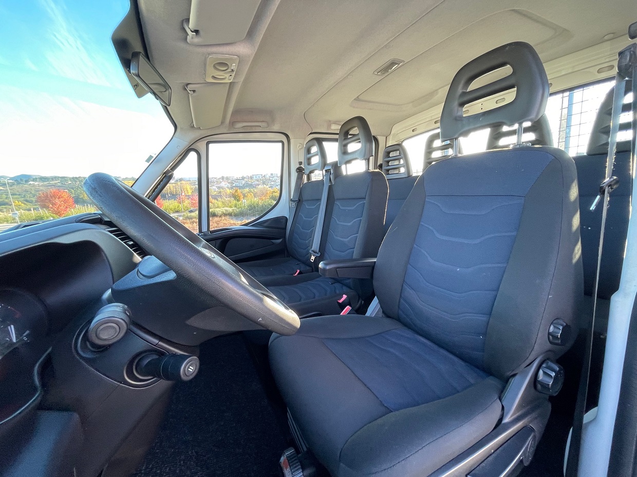 Iveco Daily 35C15 Cabine Dupla 7L - Image 17