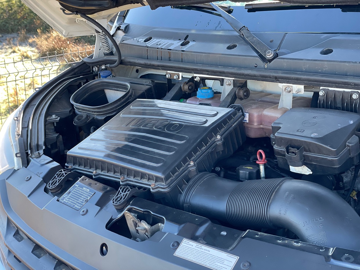 Iveco Daily 35C15 Cabine Dupla 7L - Image 23