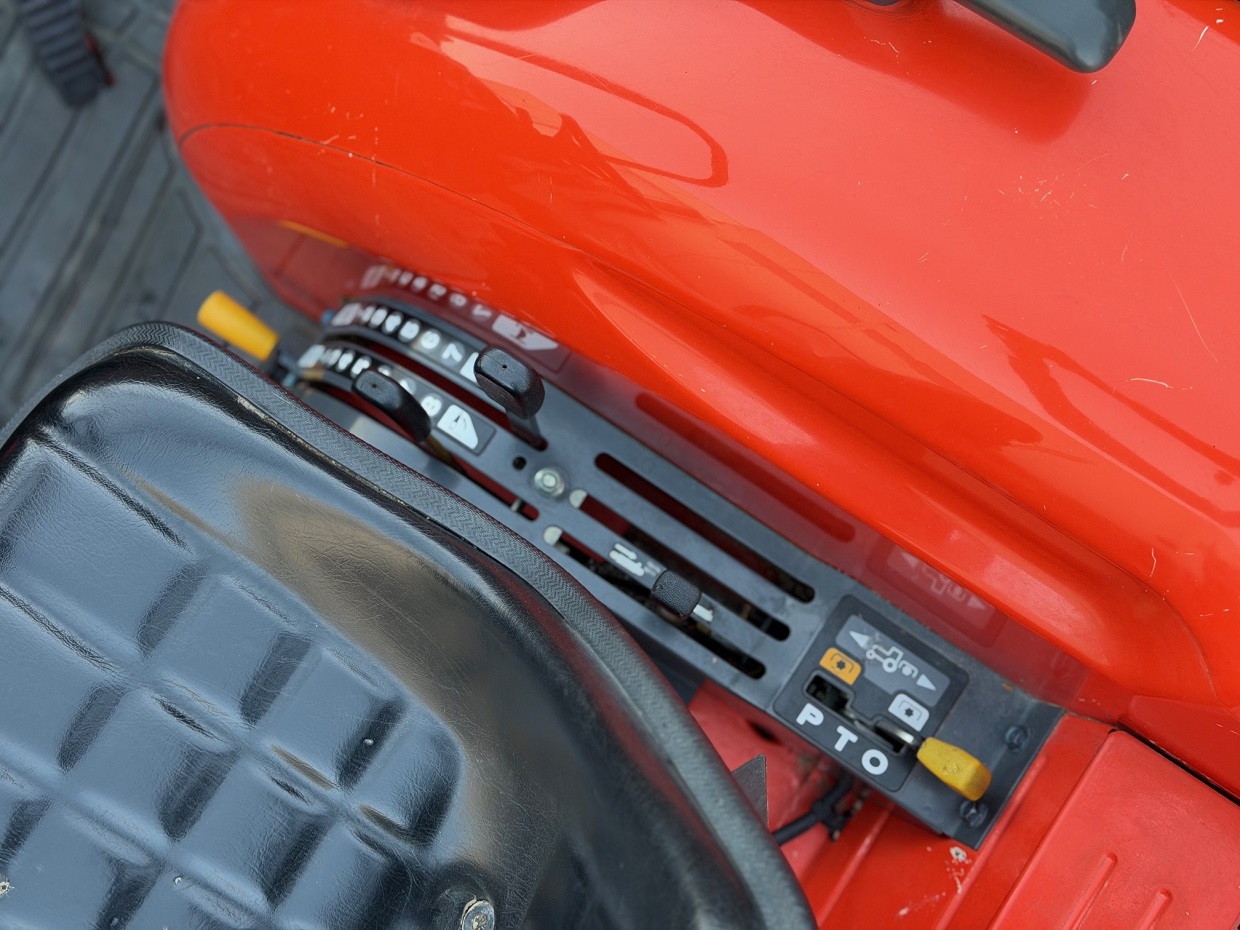 Kubota L4240 4RM - Image 13
