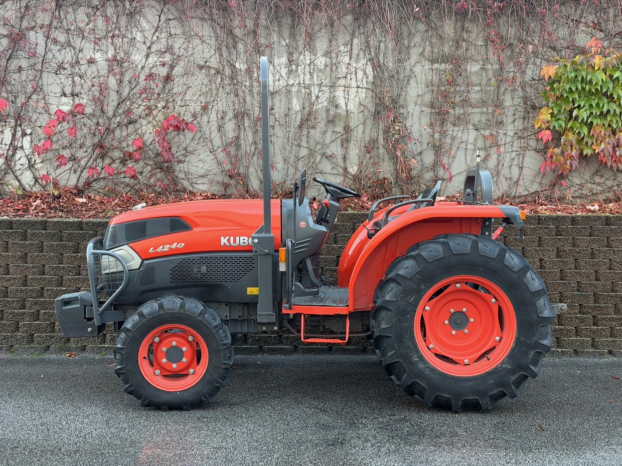 Kubota L4240 4RM - Image 16