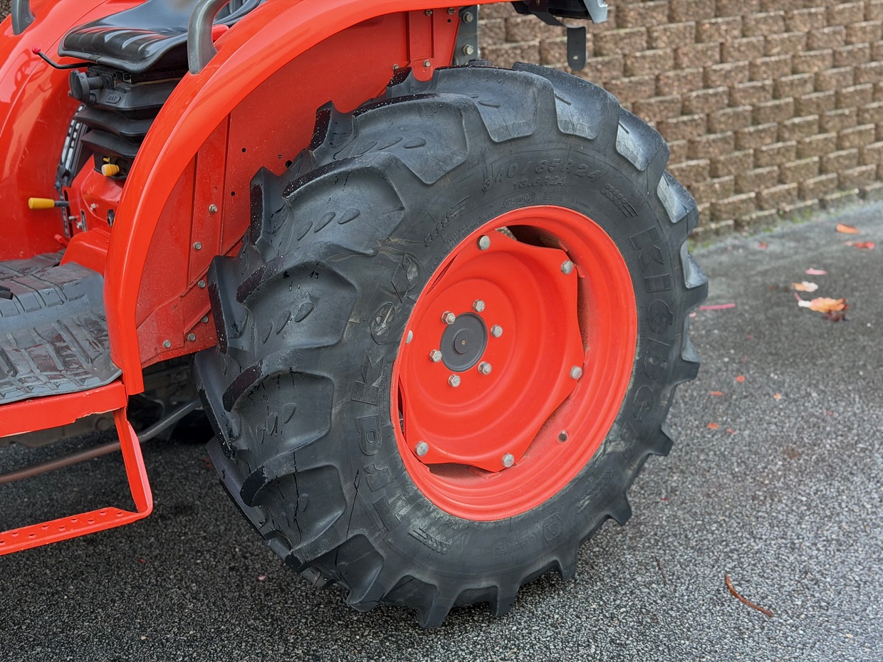 Kubota L4240 4RM - Image 17