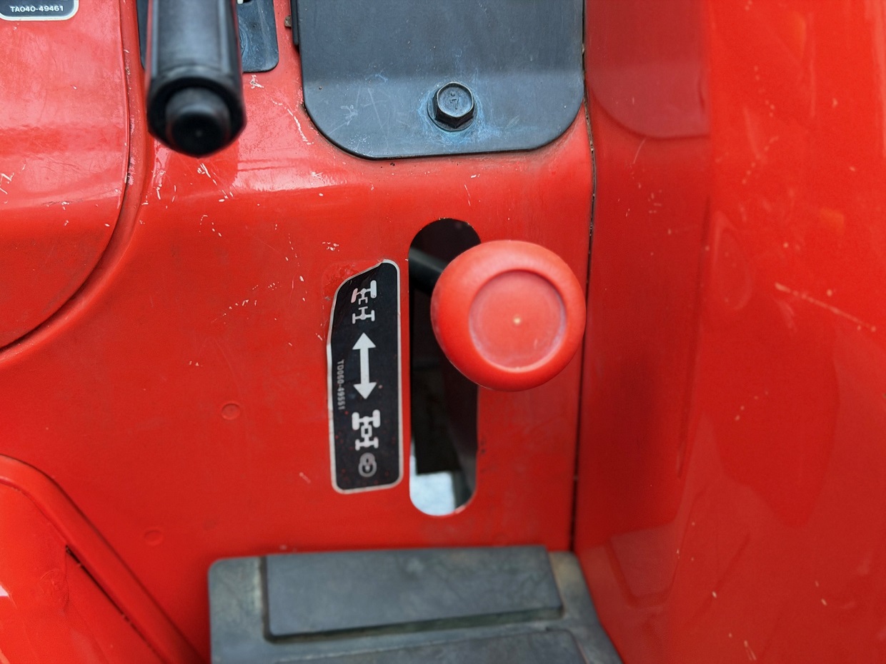 Kubota L4240 4RM - Image 14