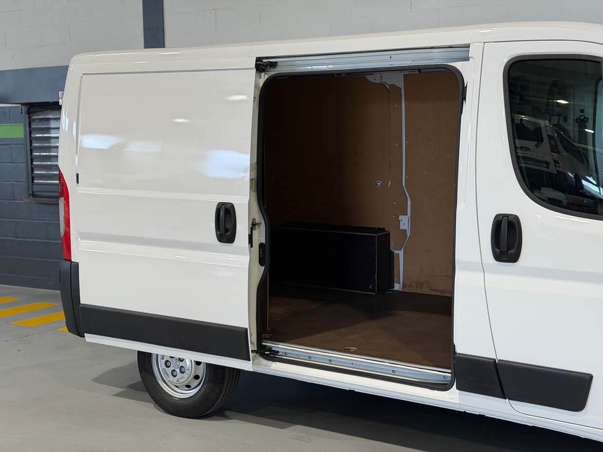 Peugeot Boxer 2.2 BlueHDi 120HP L1H1 3L - Image 11