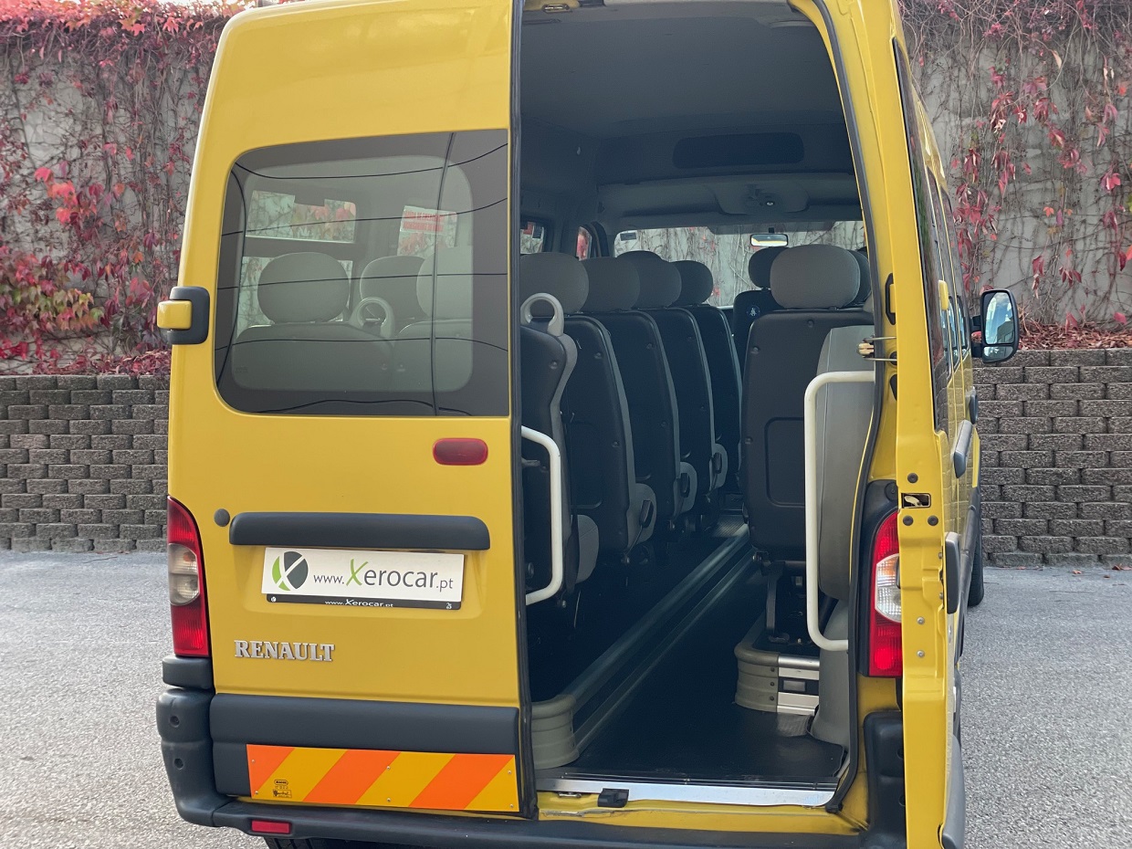 Renault Master 2.5 DCi 120HP MiniBus 16L - Image 5