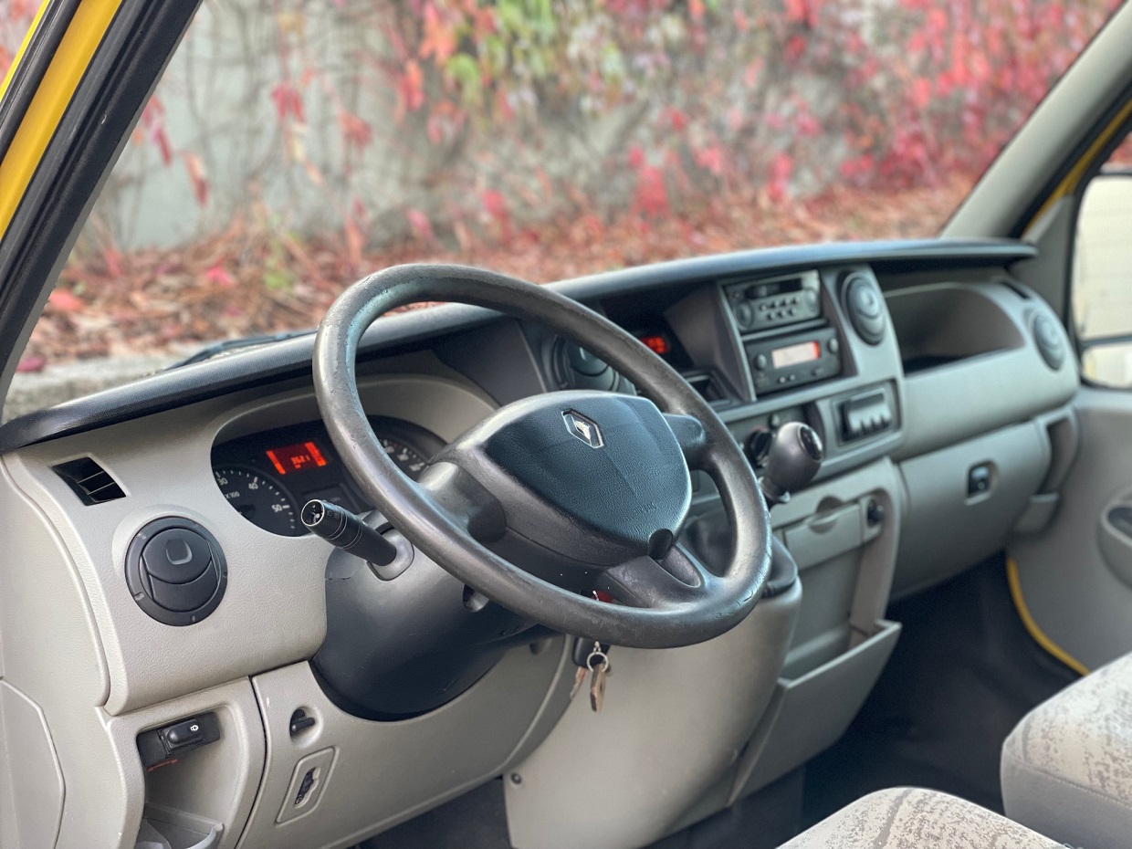 Renault Master 2.5 DCi 120HP MiniBus 16L - Image 8