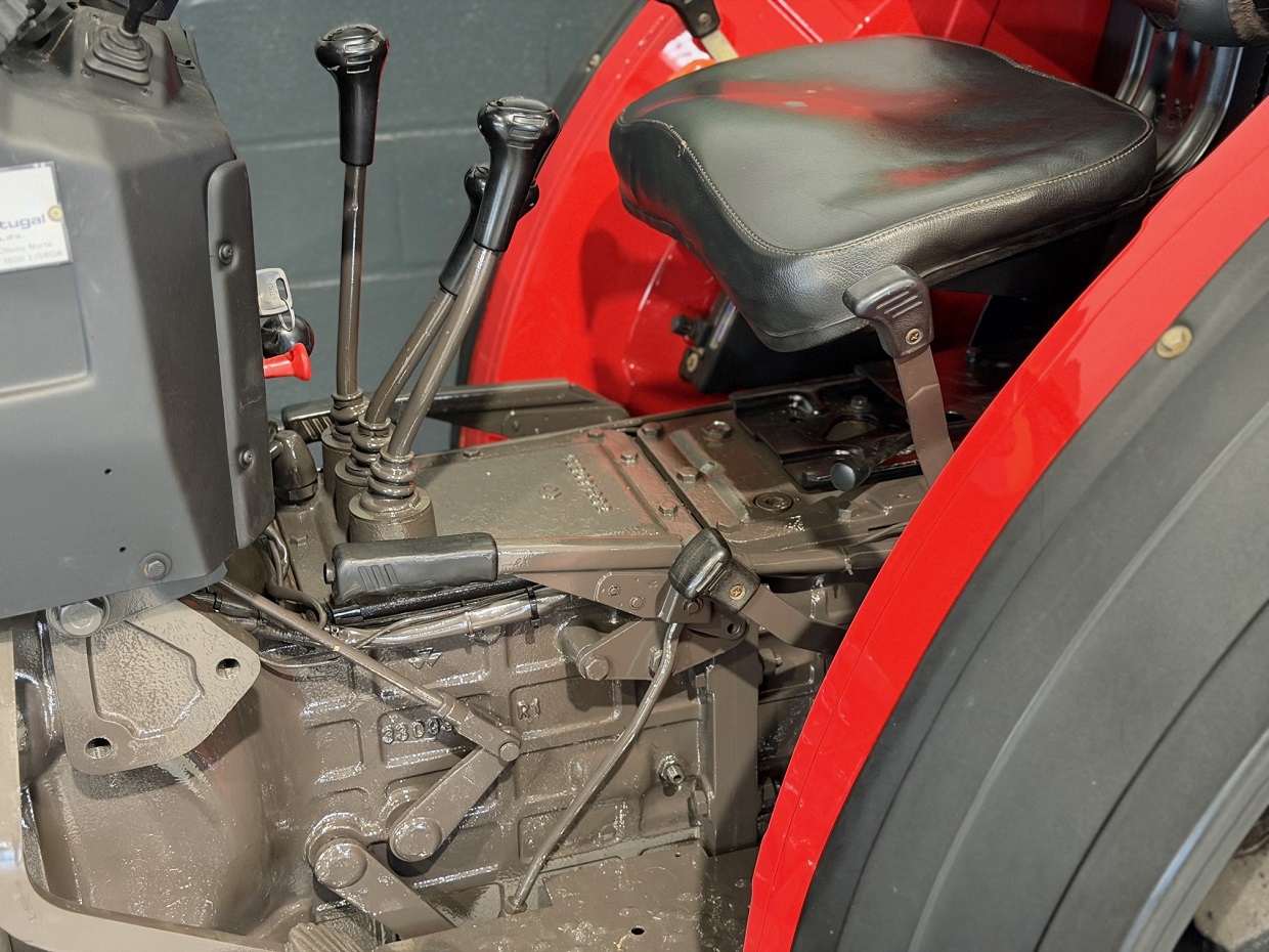 Massey Fergunson 354S 4RM - Image 13