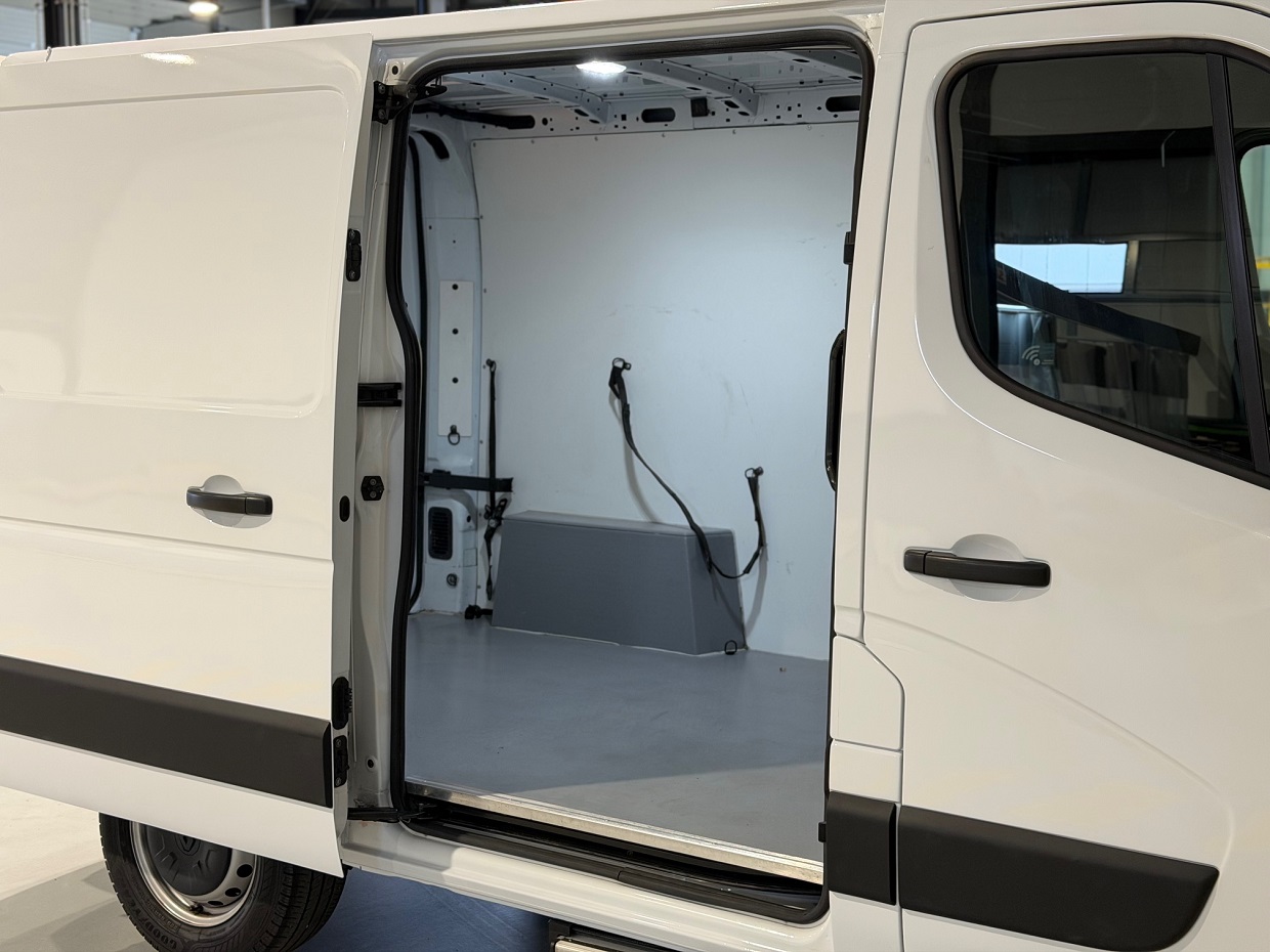 Renault Master 2.3 DCi L1H1 3L - Image 7