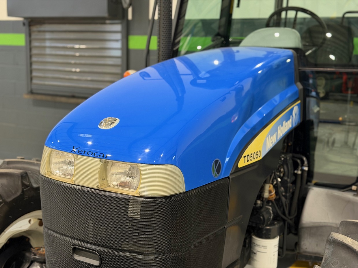 New Holland TD5050 Cabine/AC 4RM - Image 3