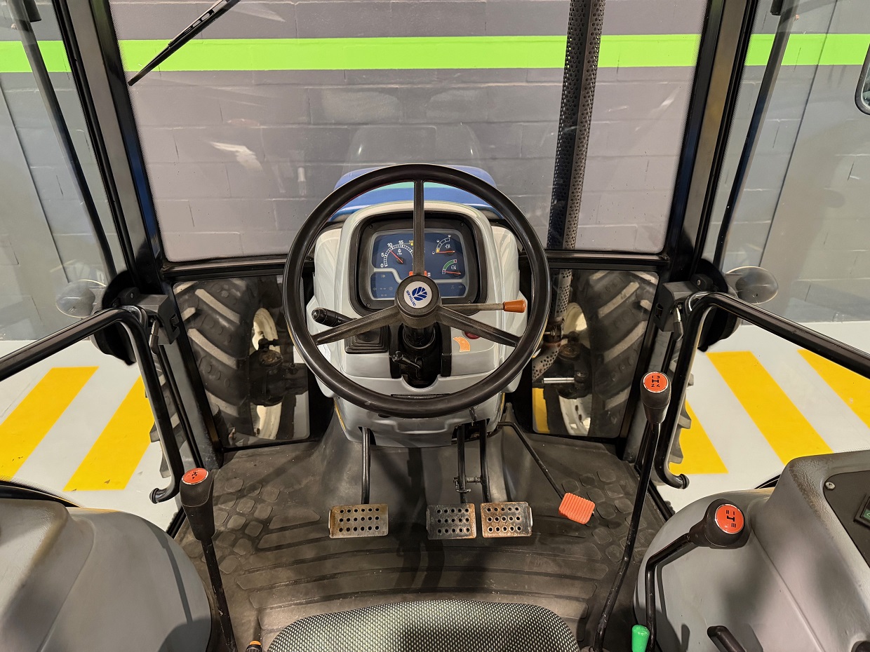 New Holland TD5050 Cabine/AC 4RM - Image 7