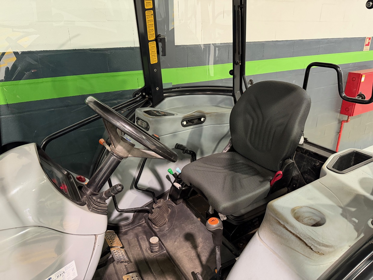 New Holland TD5050 Cabine/AC 4RM - Image 13