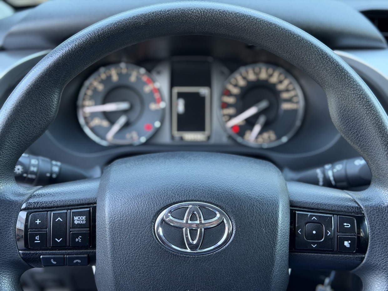 Toyota Hilux 2.4 D-4D CD 5L - Image 11