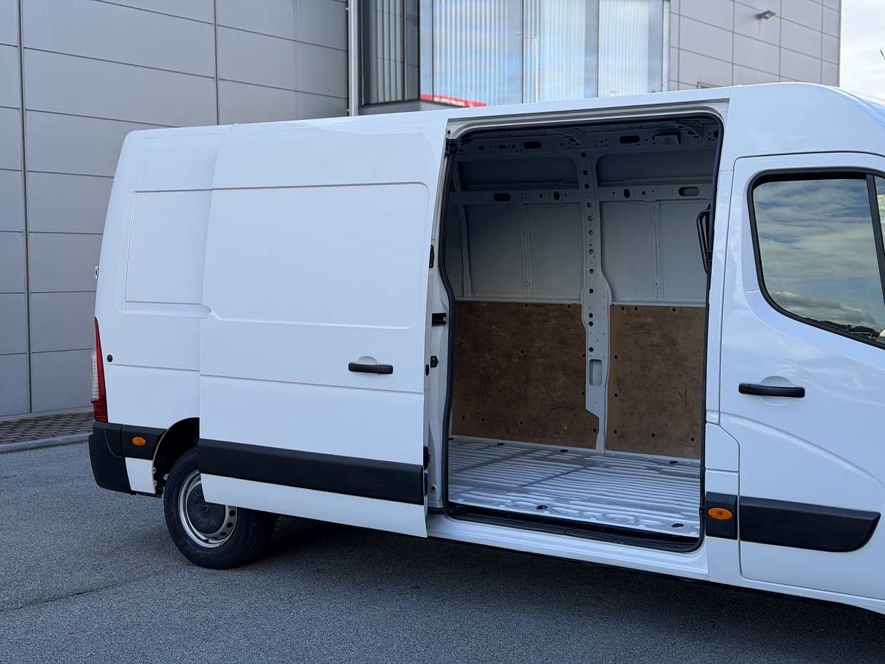 Renault Master 2.3 DCi 150HP L3H2 3L - Image 9