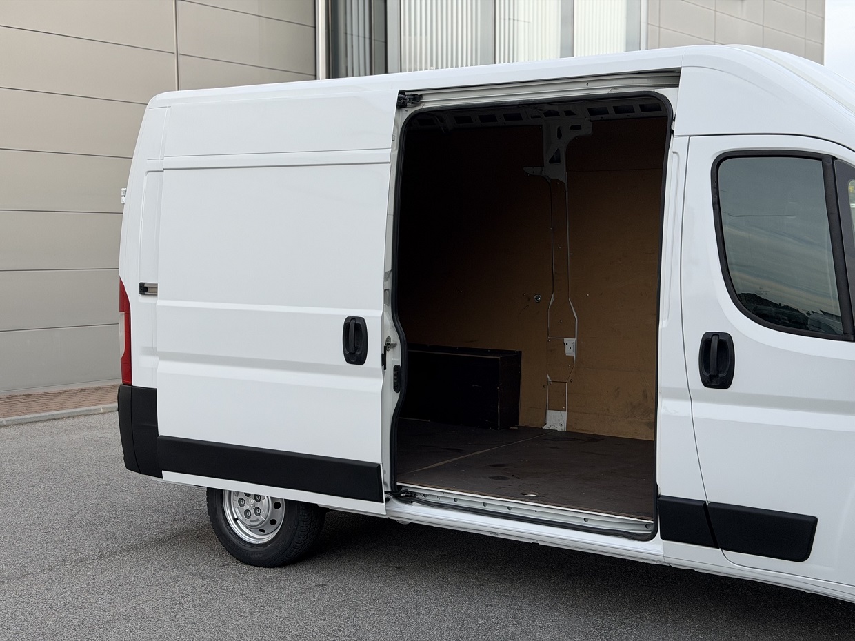 Peugeot Boxer 2.2 BlueHDi 120HP L2H2 3L - Image 10