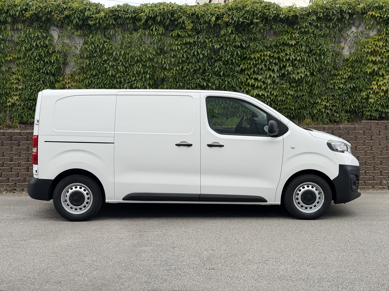 Peugeot Expert 1.5 BlueHDi 3L - Image 8