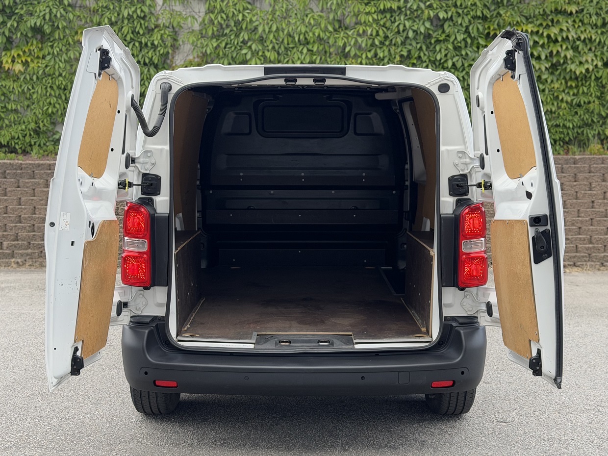 Peugeot Expert 1.5 BlueHDi 3L - Image 9