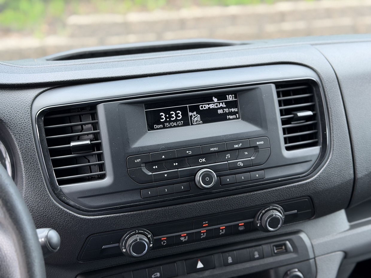 Peugeot Expert 1.5 BlueHDi 3L - Image 13