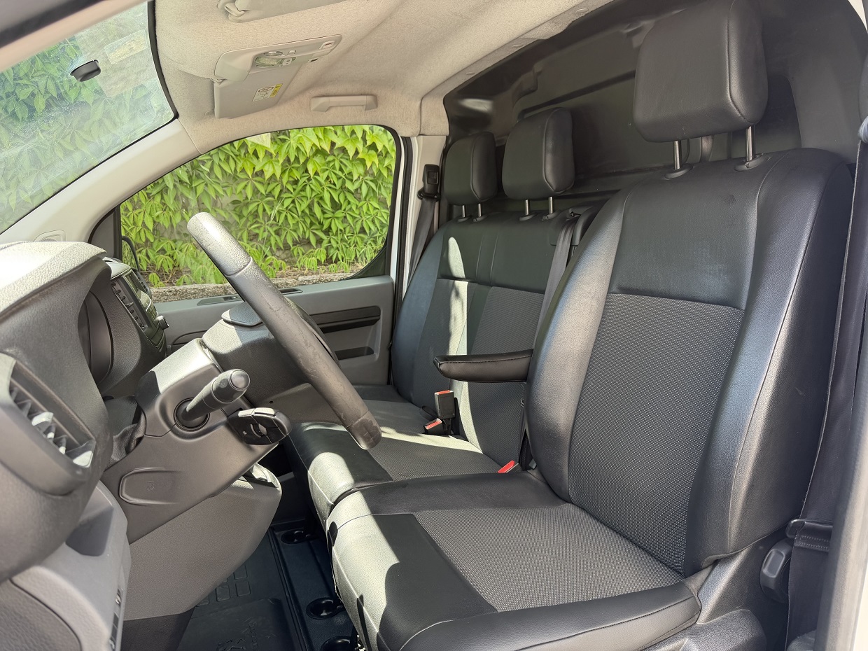 Peugeot Expert 1.5 BlueHDi 3L - Image 19