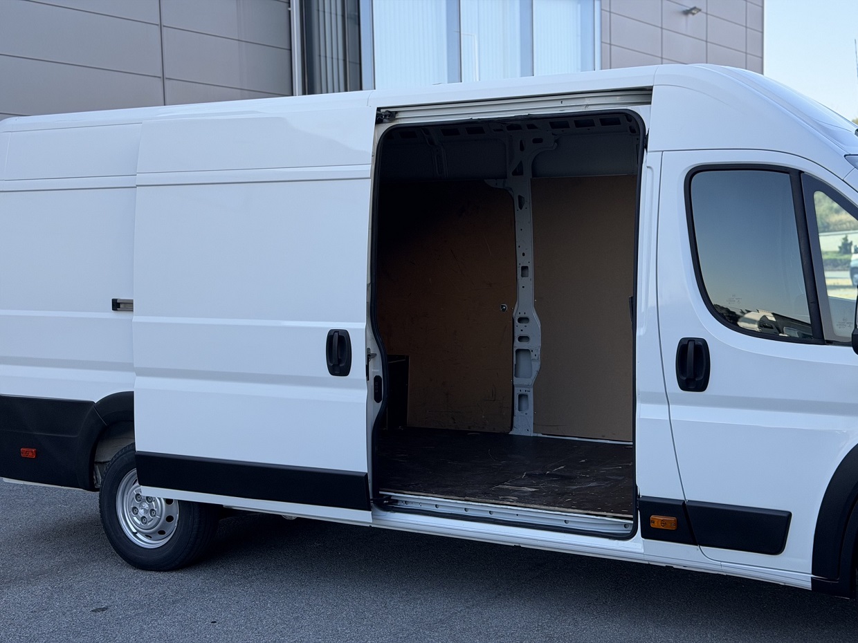Peugeot Boxer 2.2 BlueHDi 140HP L4H2 3L - Image 9