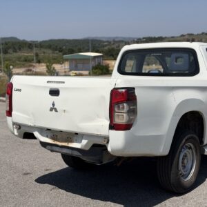 Caixa Mistubishi L200 SpaceCab