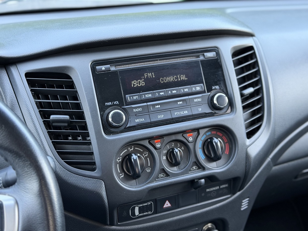 Mitsubishi L200 2.3 DI-D SpaceCab 4WD 3L - Image 13