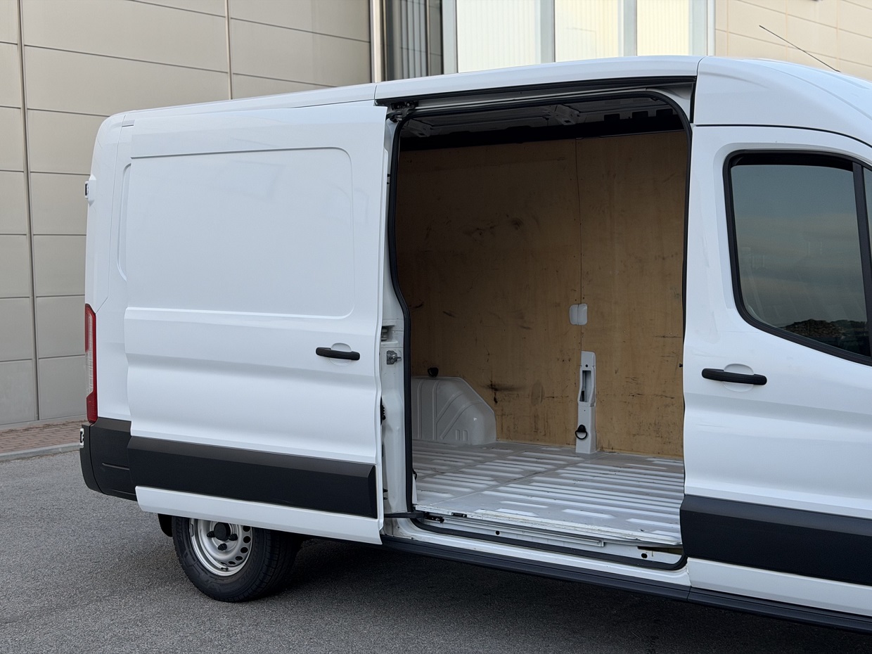 Ford Transit 2.0 TDCi 130HP L2H2 3L - Image 10