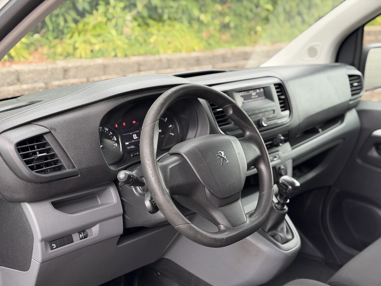 Peugeot Expert 1.5 BlueHDi 120HP 6L - Image 10