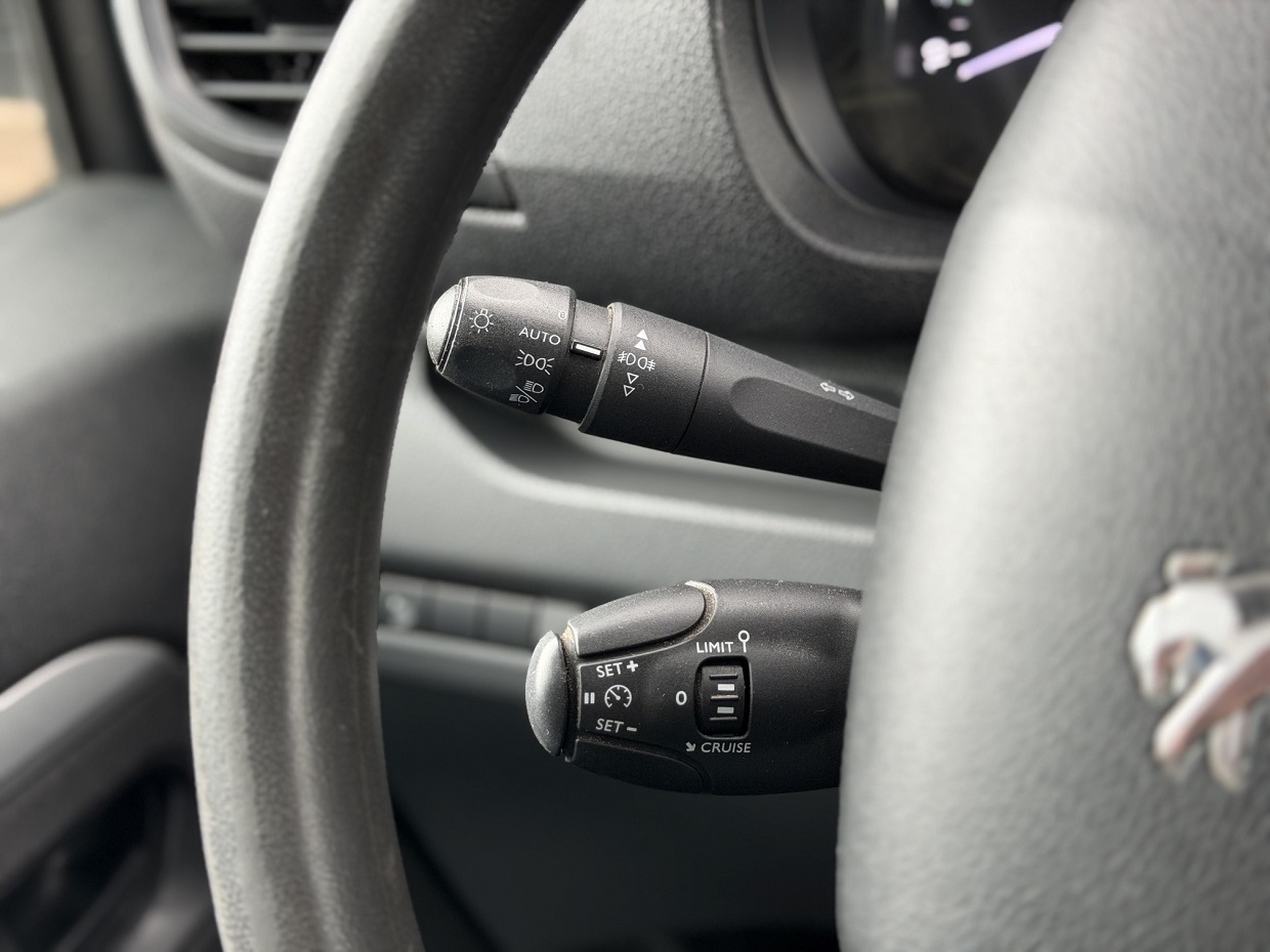 Peugeot Expert 1.5 BlueHDi 120HP 6L - Image 17