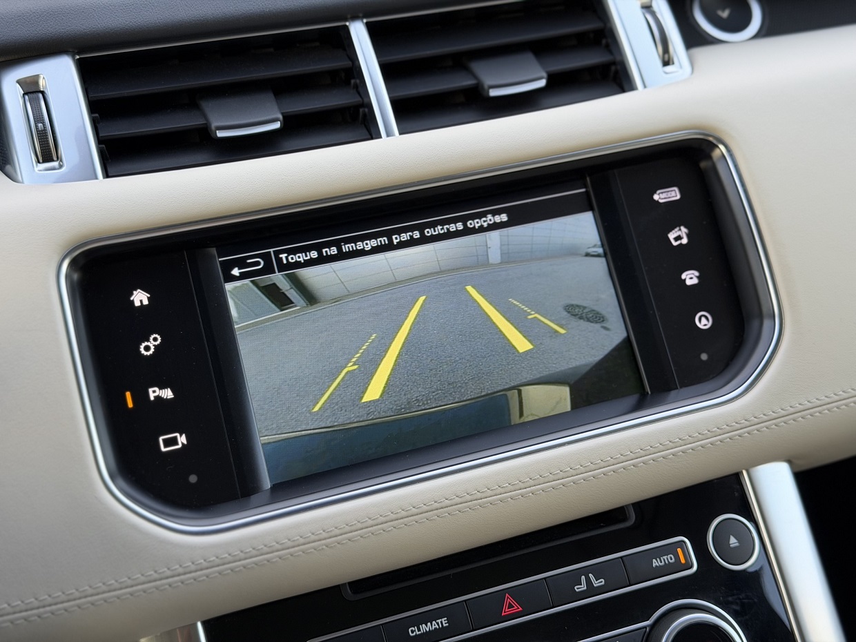 Land Rover Range Rover Sport 3.0 SDV6 HSE Dynamic - Image 24