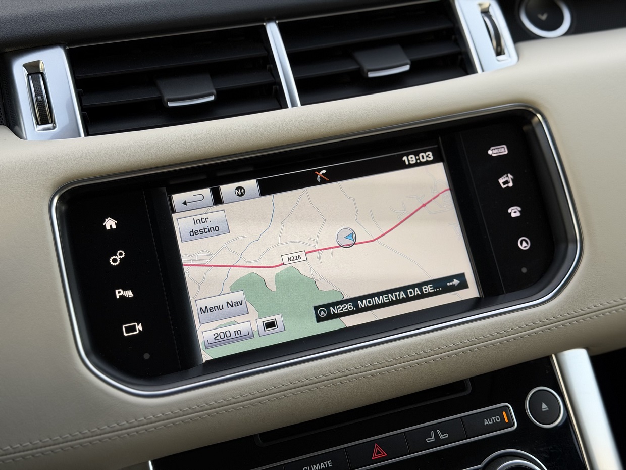 Land Rover Range Rover Sport 3.0 SDV6 HSE Dynamic - Image 25