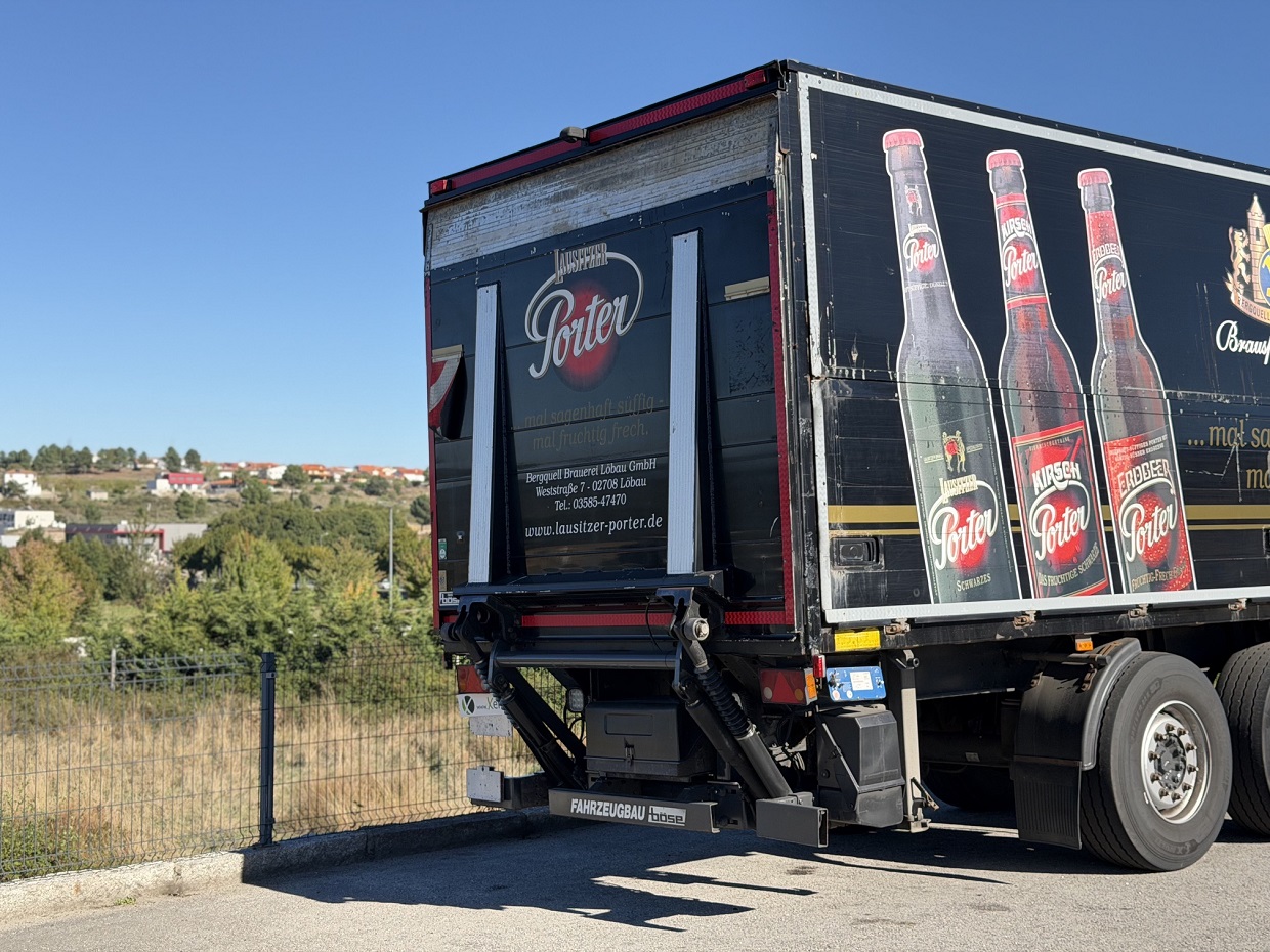 Mercedes-Benz Antos 2543 6x2 Porta-Bebidas FullAir - Image 24