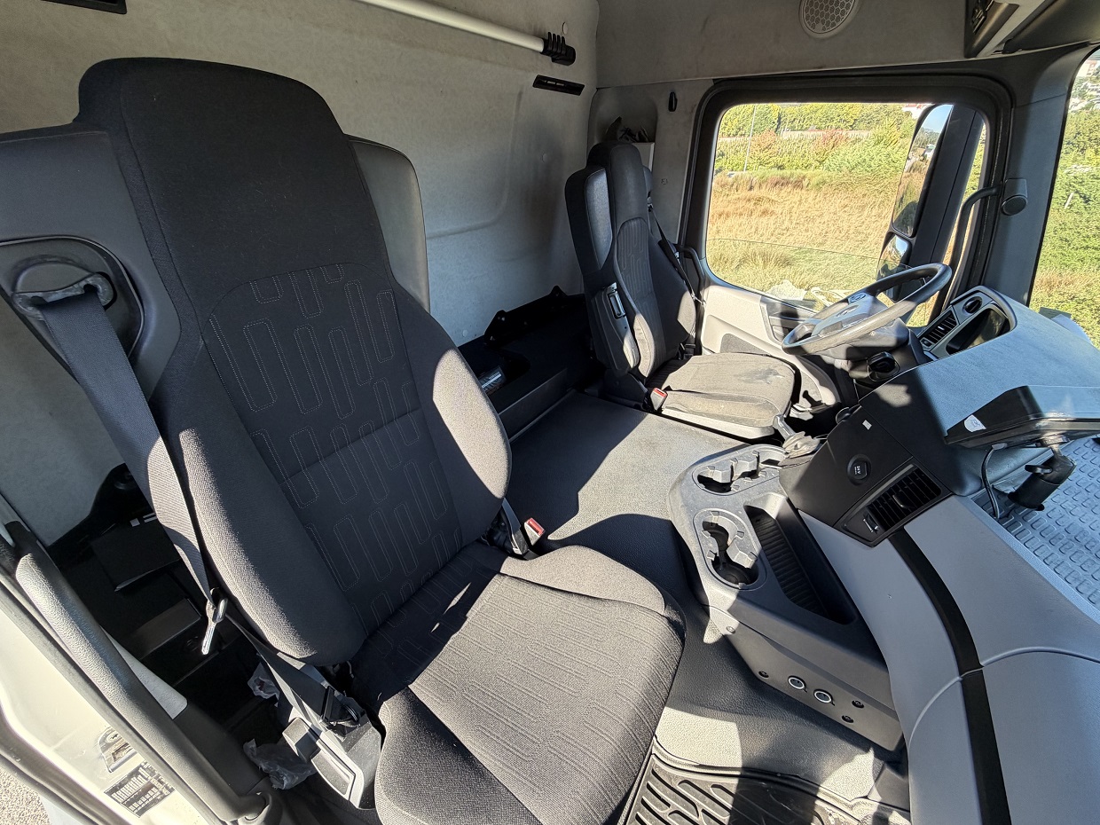 Mercedes-Benz Antos 2543 6x2 Porta-Bebidas FullAir - Image 5