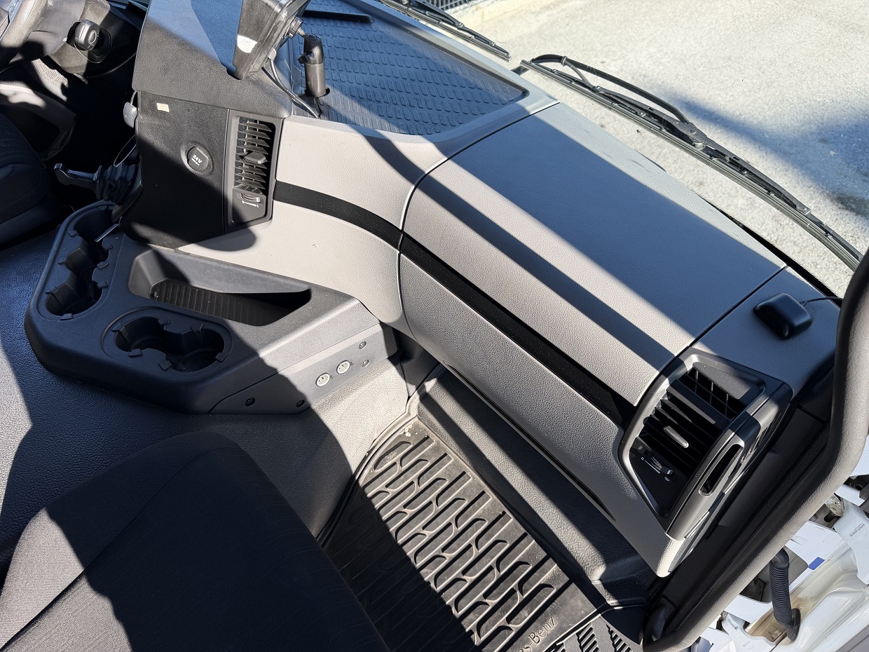 Mercedes-Benz Antos 2543 6x2 Porta-Bebidas FullAir - Image 9