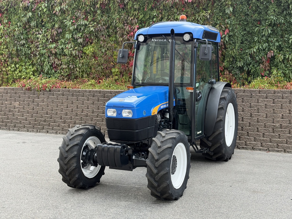 New Holland TN95FA Cab/AC 4RM