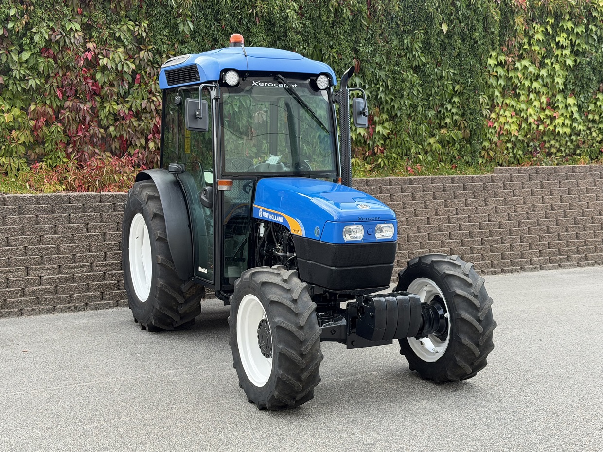 New Holland TN95FA Cab/AC 4RM - Image 2