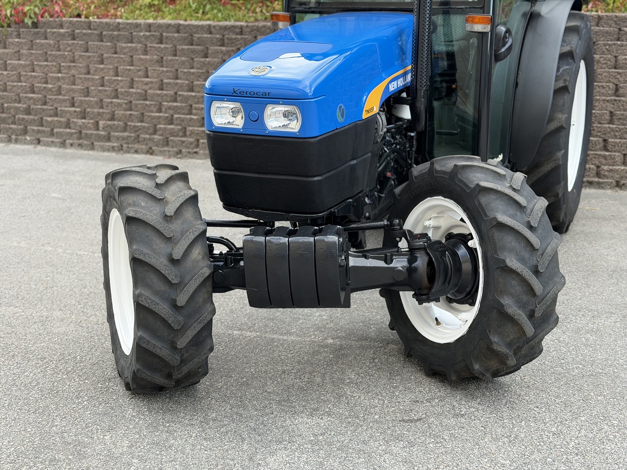 New Holland TN95FA Cab/AC 4RM - Image 5