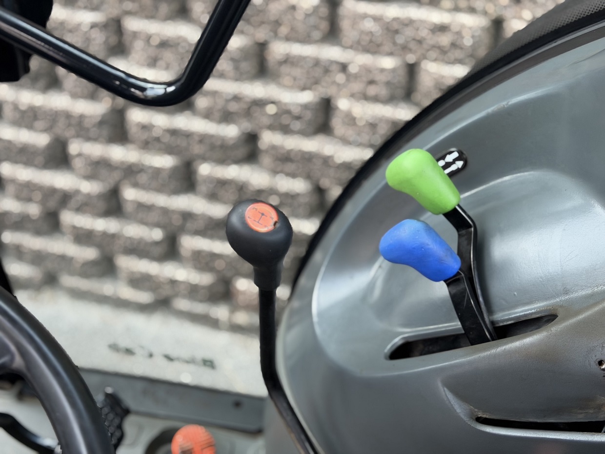 New Holland TN95FA Cab/AC 4RM - Image 15