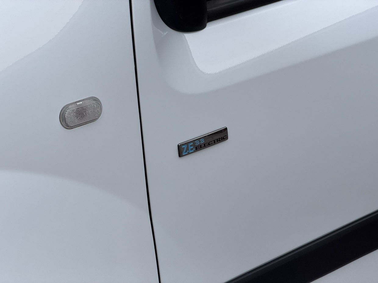 Renault Kangoo Maxi Z.E. 33 Eletric - Image 5