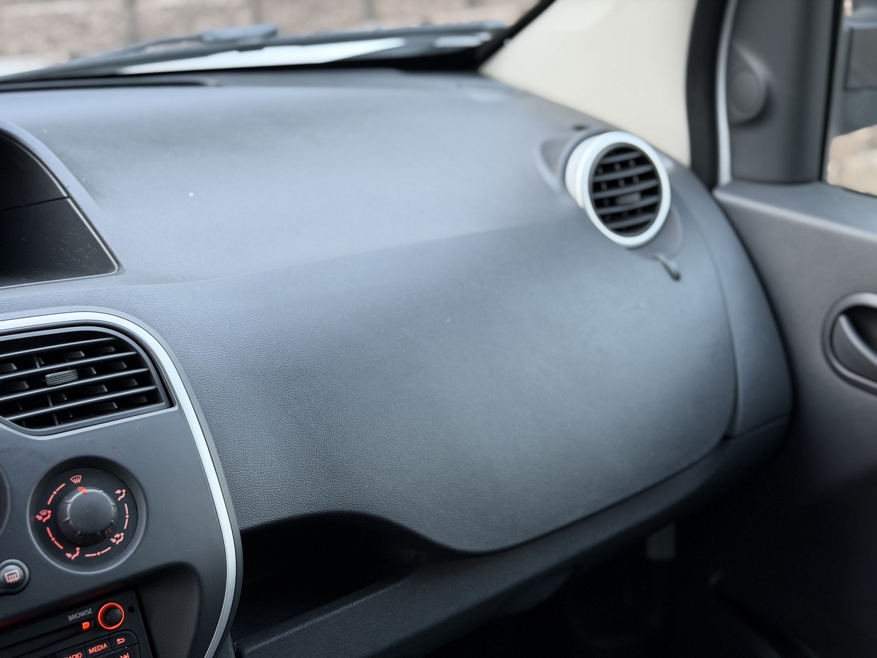 Renault Kangoo Maxi Z.E. 33 Eletric - Image 15
