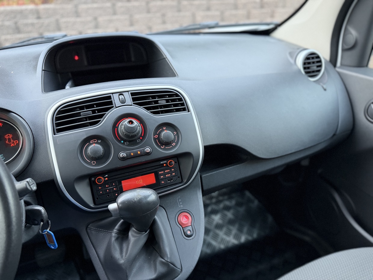 Renault Kangoo Maxi Z.E. 33 Eletric - Image 16