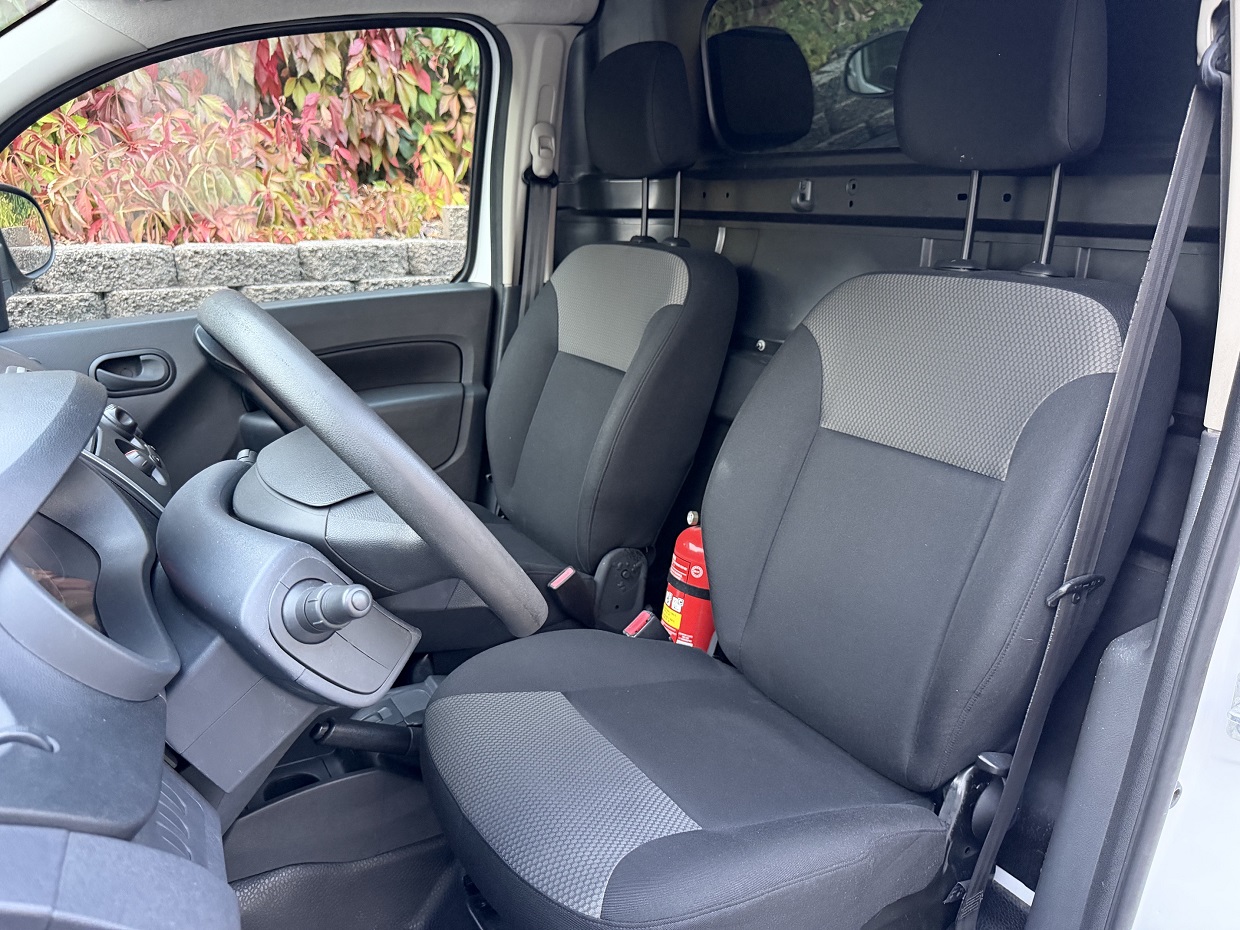 Renault Kangoo Maxi Z.E. 33 Eletric - Image 18